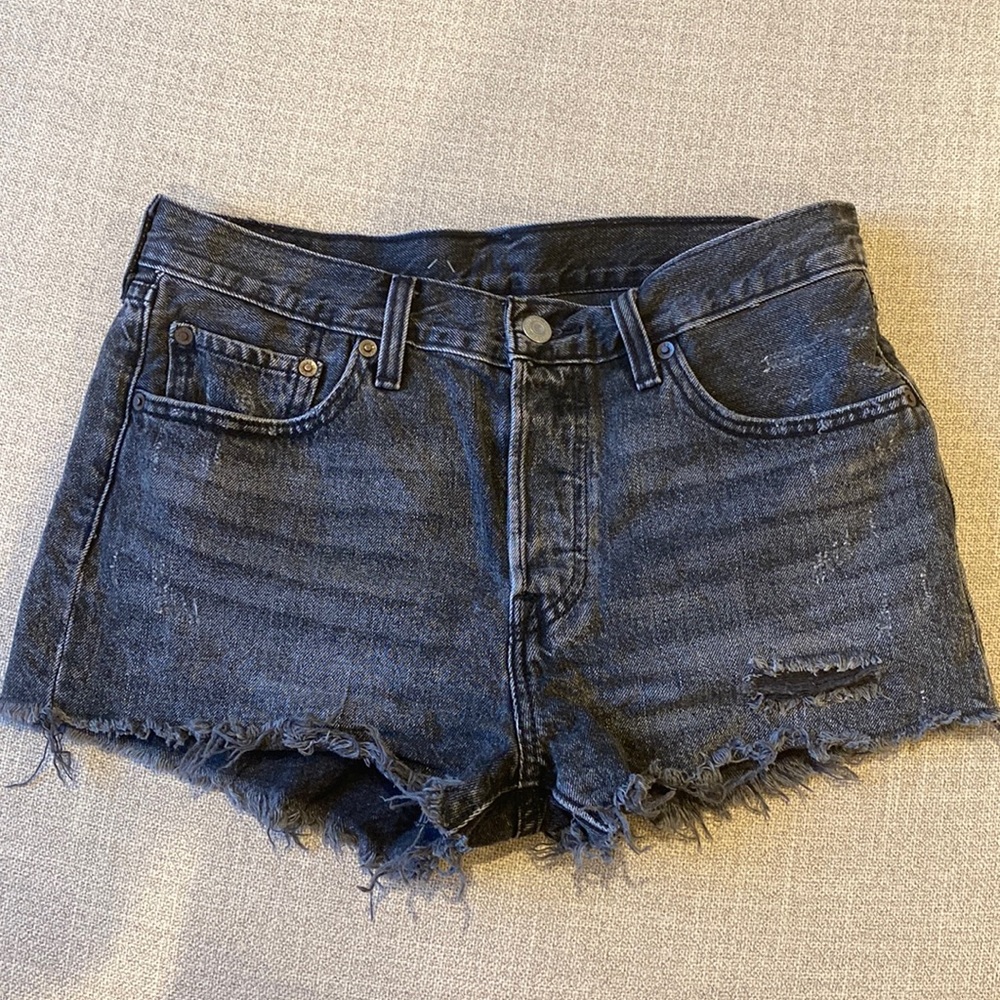 Levi Strauss & Co 501 blackJean shorts size 28
